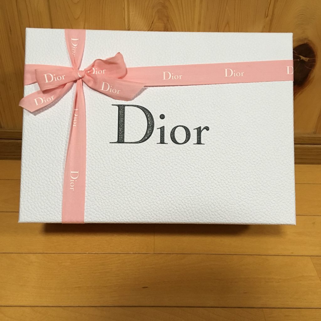 Dior　ディオール　オンラインブティック　バレンタイン　ギフトラッピング　