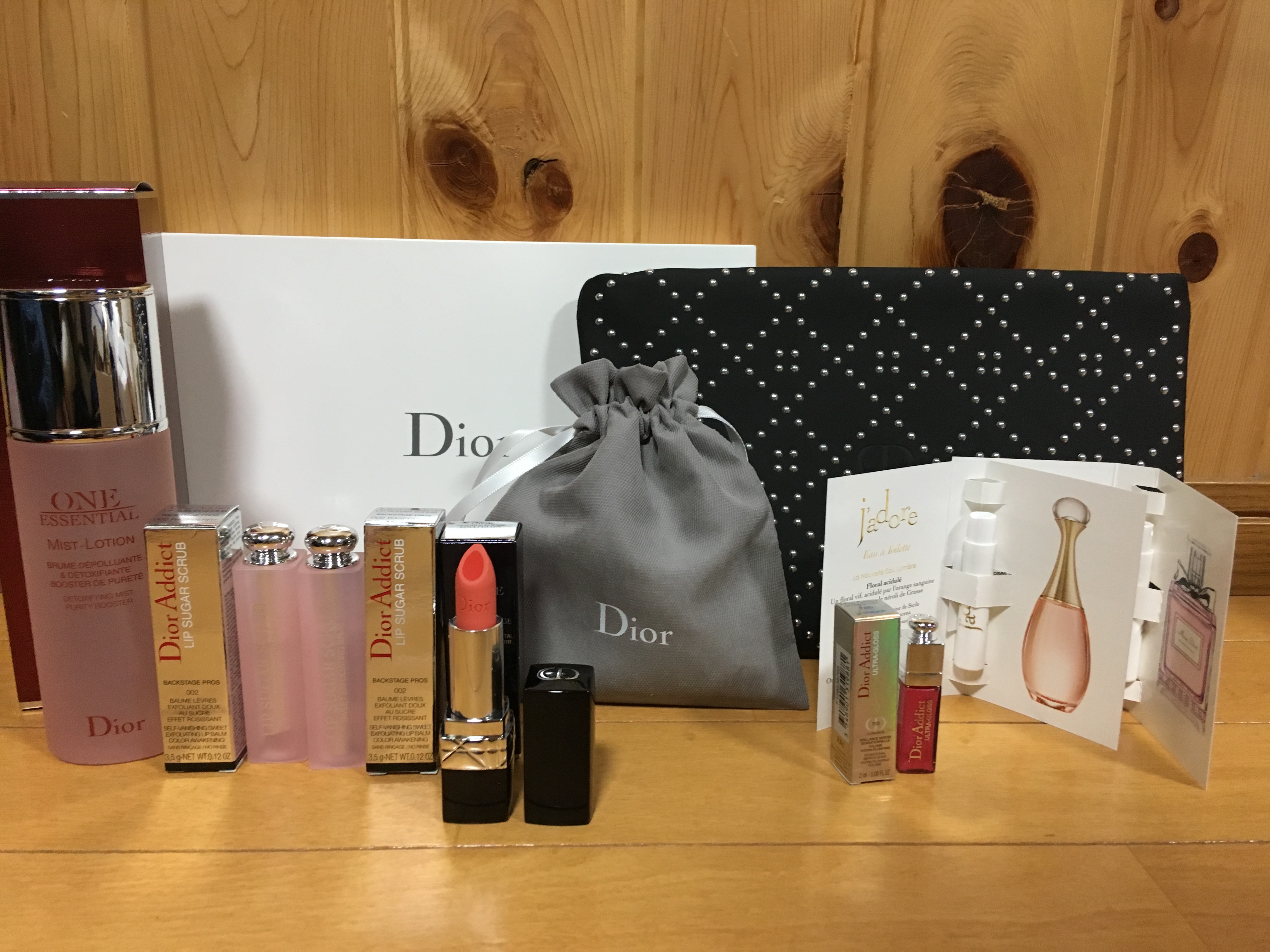 Dior　ディオール　バレンタイン　特別ラッピング　ギフトラッピング　ロリグロウ　2019